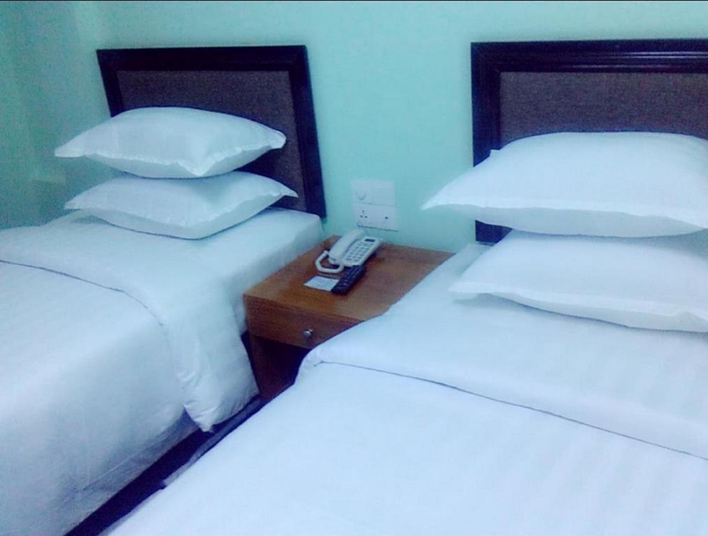 Hotel Bo Bo Min Янгон Екстериор снимка